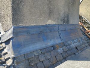 patrimoine-mh-travail-du-plomb-toiture-4-300x226
