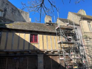 restauration-couverture-maison-du-gouverneur-1-300x225