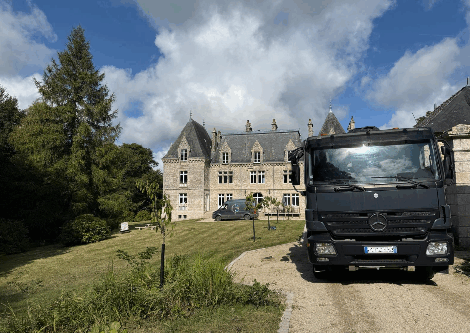 Couverture de l’Aulne en mission sur la toiture d’un Château à Plouray (56)